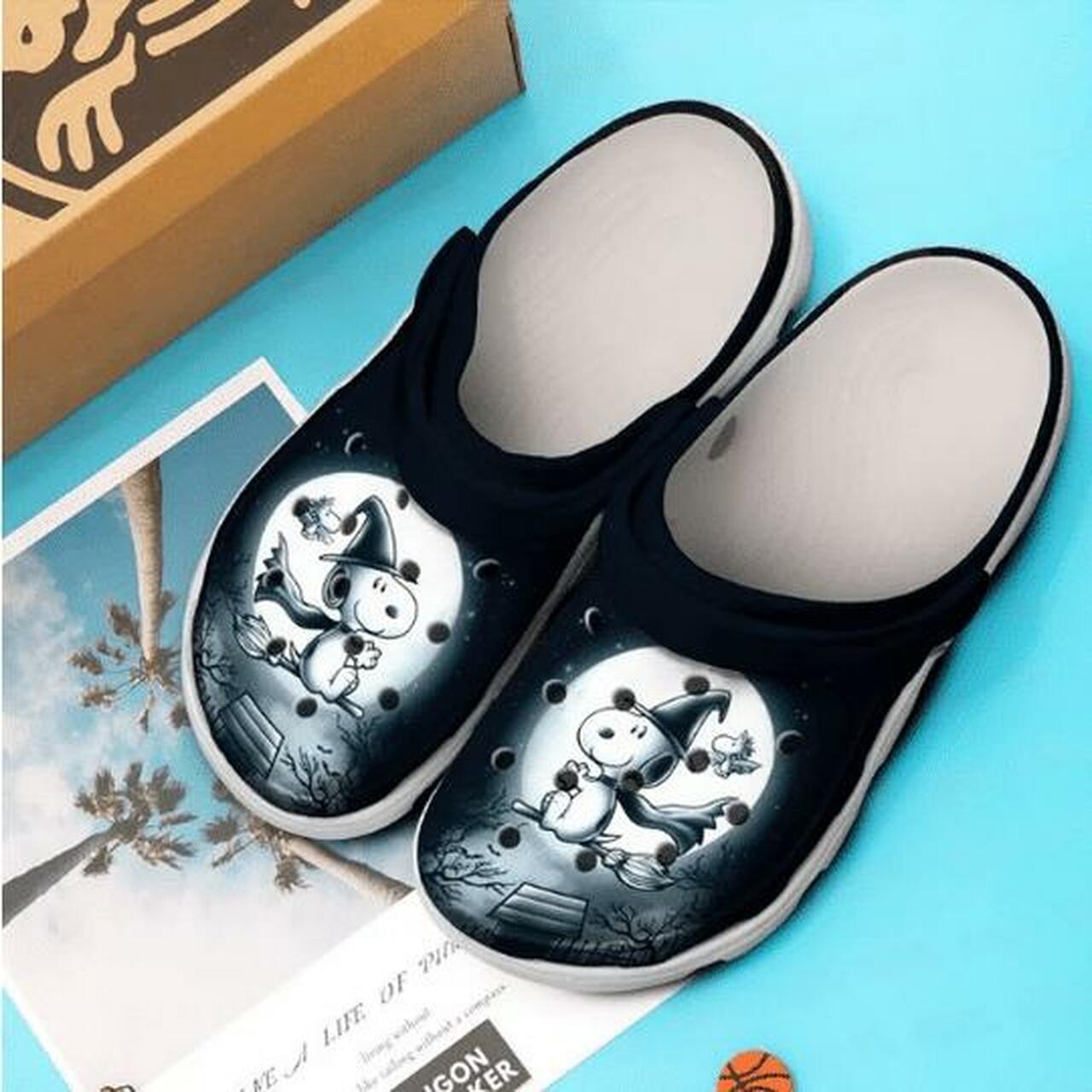 Snoopy Halloween Night Unisex Clog Shoes For Women, Men